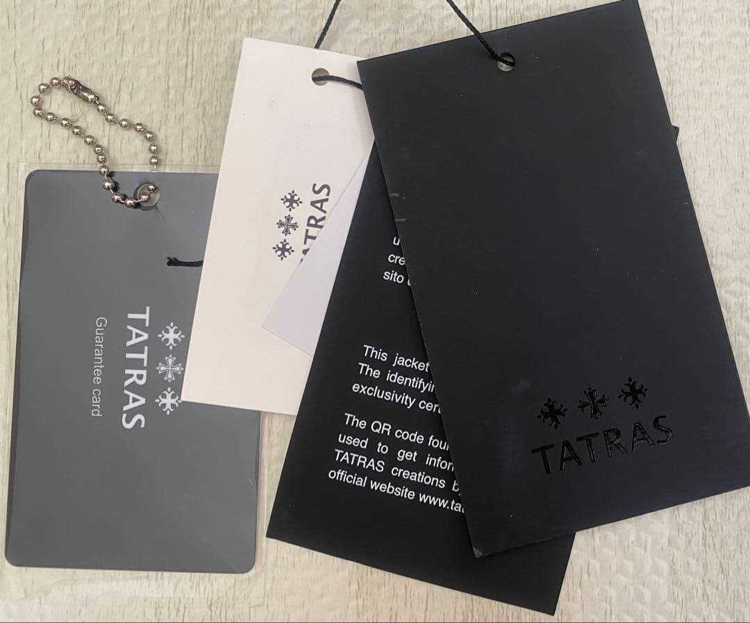 タトラス　ナイロンジャケット