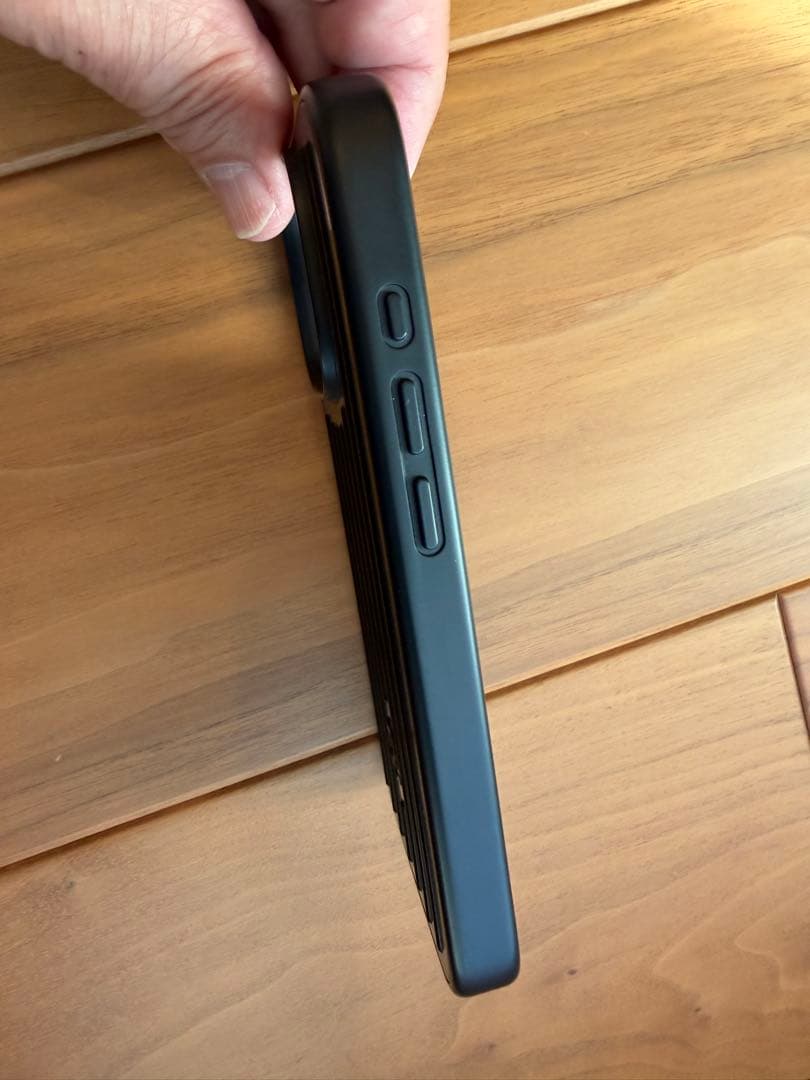 RIMOWA ブラック iPhone 16 Pro ケース