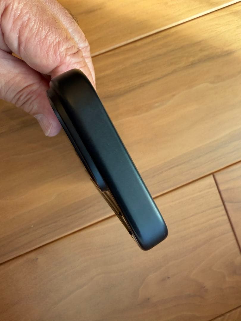 RIMOWA ブラック iPhone 16 Pro ケース