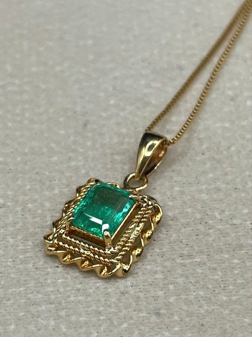 JA96★高級 エメラルド0.64ct K18 ペンダントヘッド 鑑付