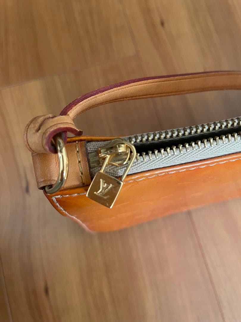 ルイヴィトン モノグラムヴェルニ　レキシントン　ポーチ　バッグ