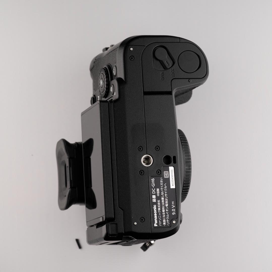 LUMIX GH6 Neewerケージ・サイドグリップ付　2/4までセール価格