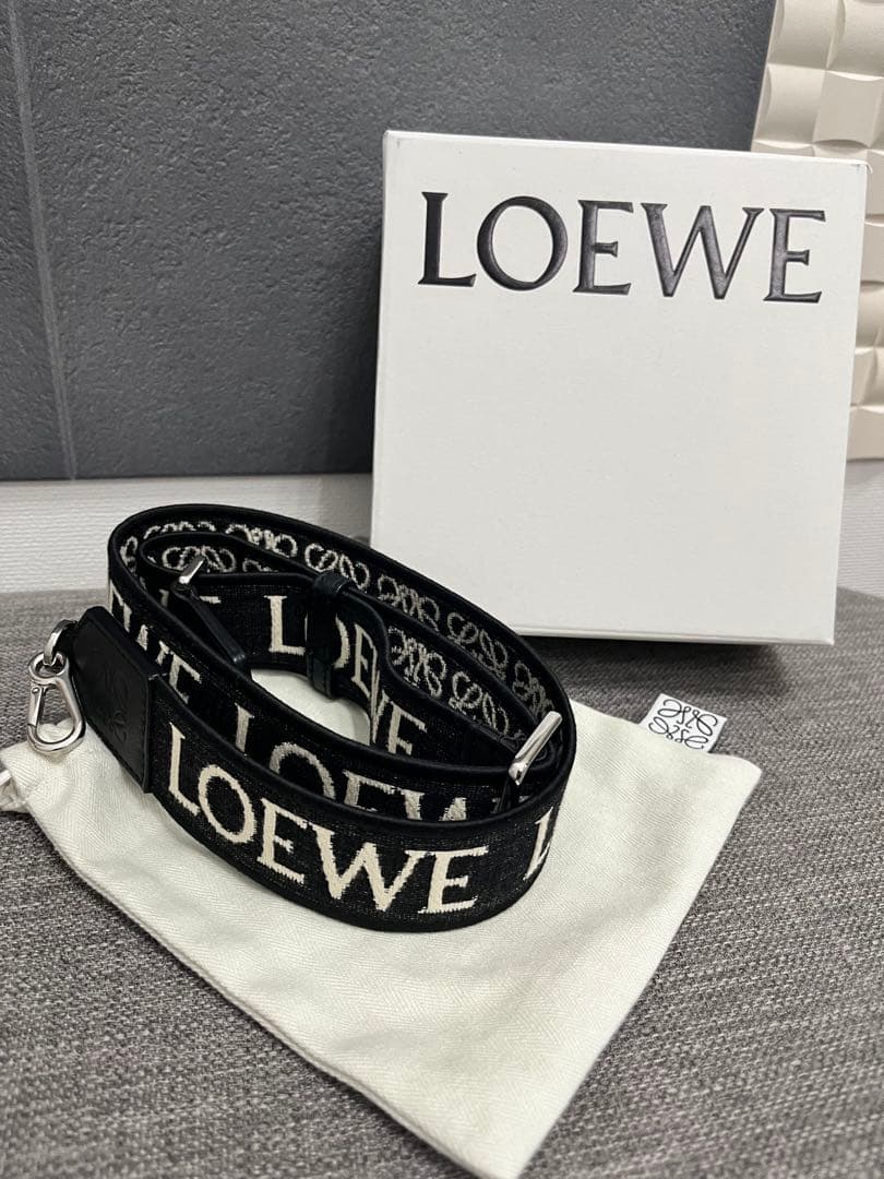 Loewe ロエベ アナグラムショルダーストラップ　ブラック