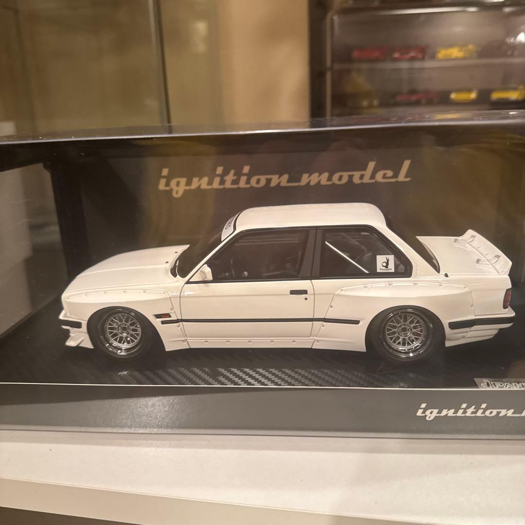 ignition model PANDEM  E30ホワイト 1/18