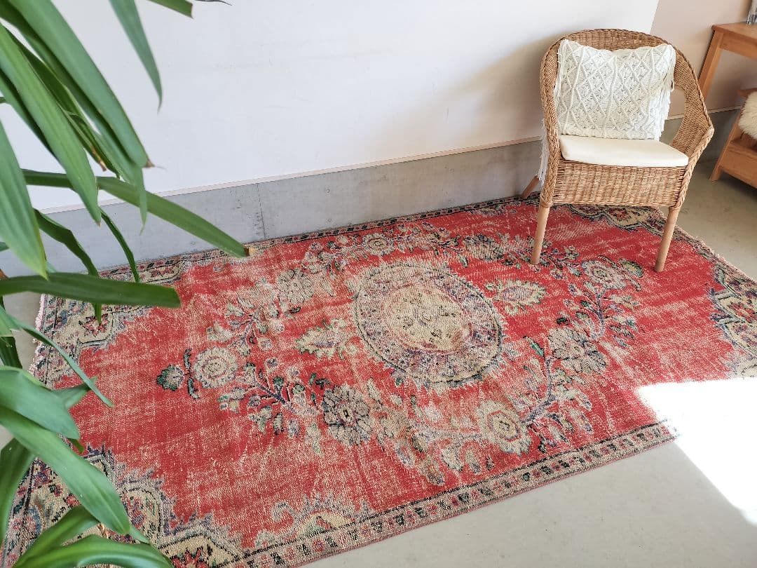 大判/シャビーレッドのヴィンテージトルコラグ　No.733