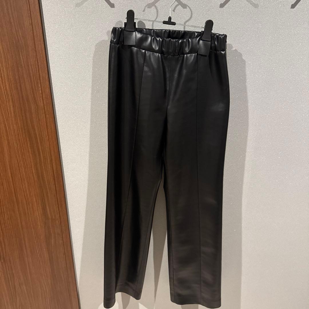 【新品未使用】YONFA⭐︎ヨンファ⭐︎レザーキックフレアパンツ⭐︎S size