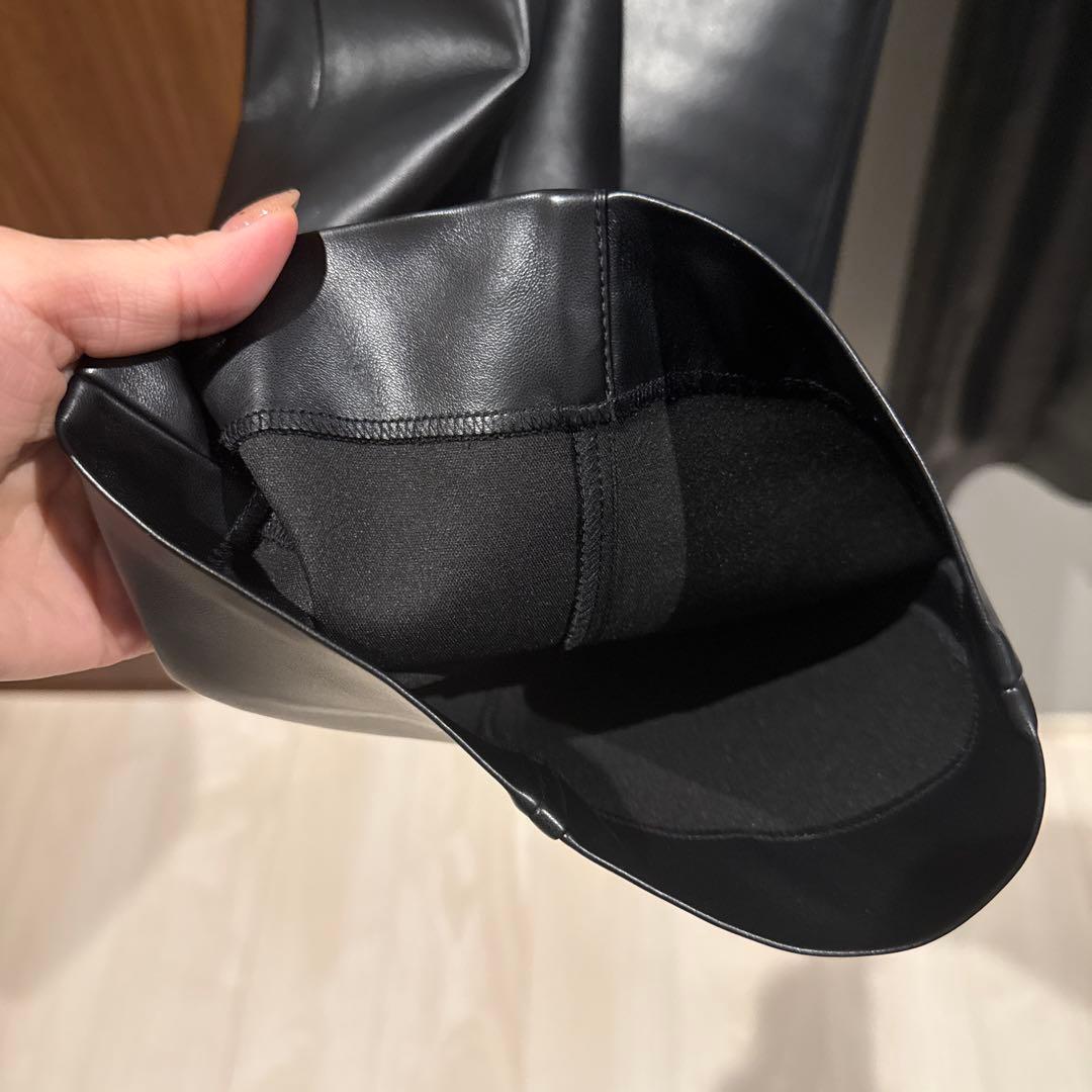 【新品未使用】YONFA⭐︎ヨンファ⭐︎レザーキックフレアパンツ⭐︎S size