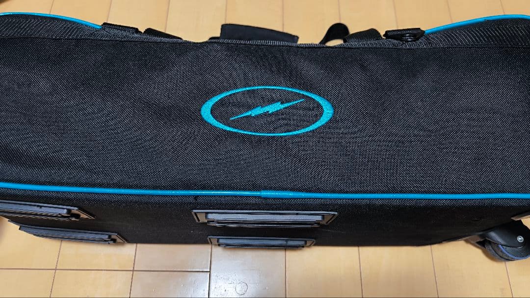 ラ*ビ様 STORM ボウリング用3個入りツアーバッグ ブラック/ブルー