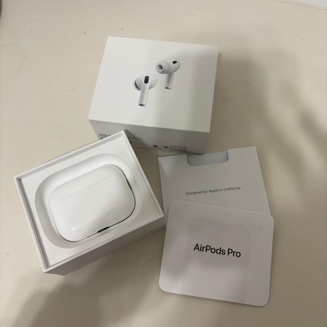 Apple AirPods Pro 第3世代 本体と充電ケース