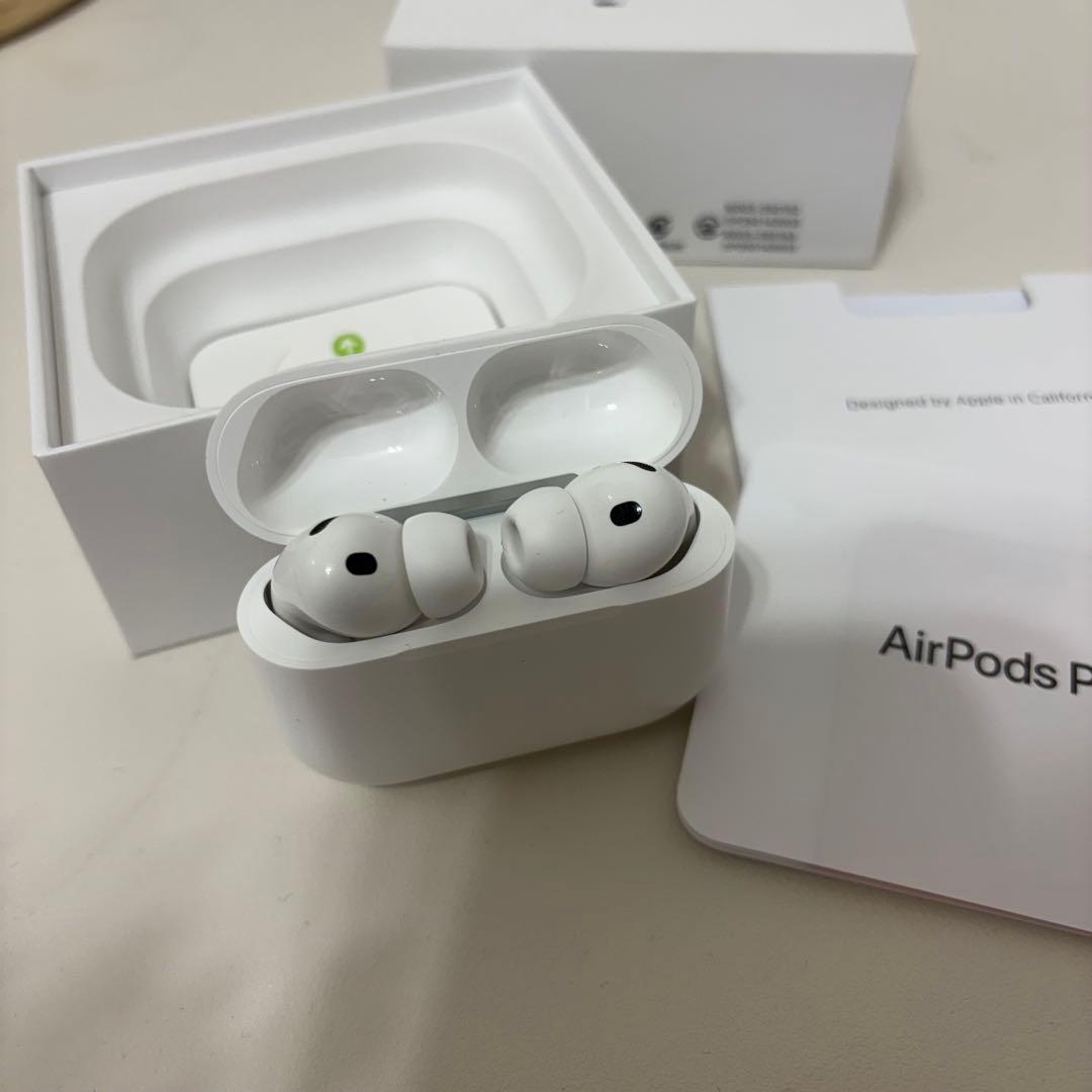 Apple AirPods Pro 第3世代 本体と充電ケース
