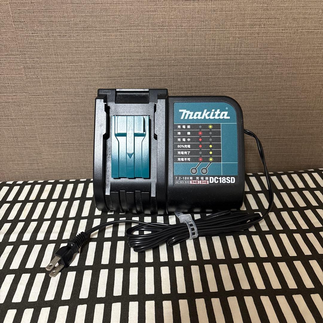 Makita 充電式クリーナー 本体 充電器 バッテリー