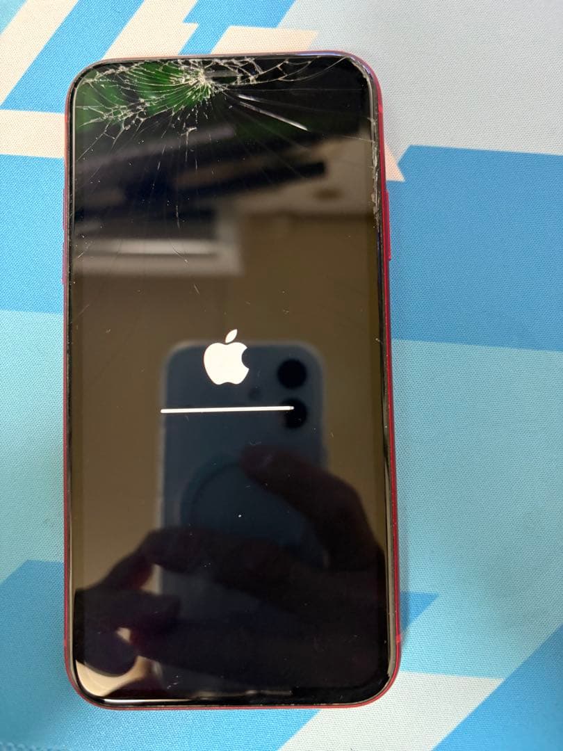 iPhone 11バッテリー最大容量81% ひび割れあり