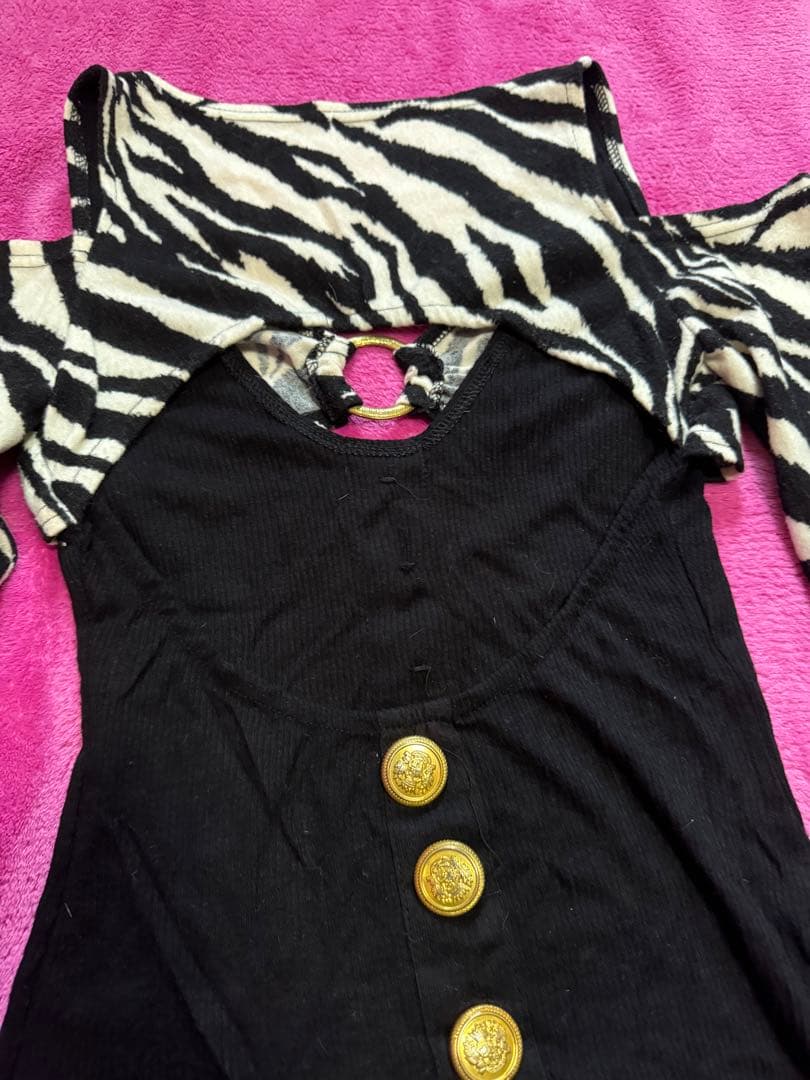 d.i.a. ゼブラ柄フリル長袖トップス