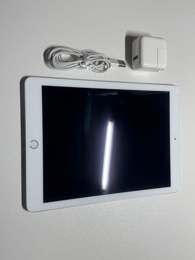 【極美品】Apple iPad 第6世代 Wi-Fi 32GB