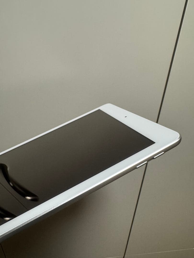 【極美品】Apple iPad 第6世代 Wi-Fi 32GB