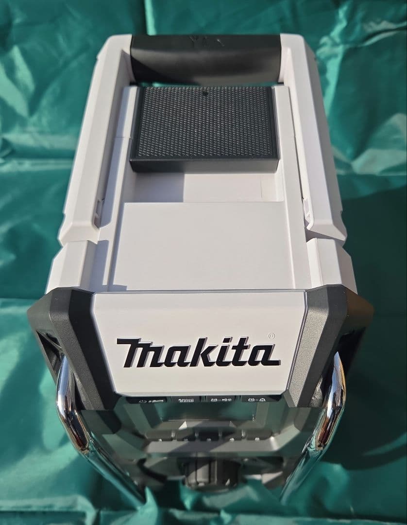 Makita ラジオMR001GZW