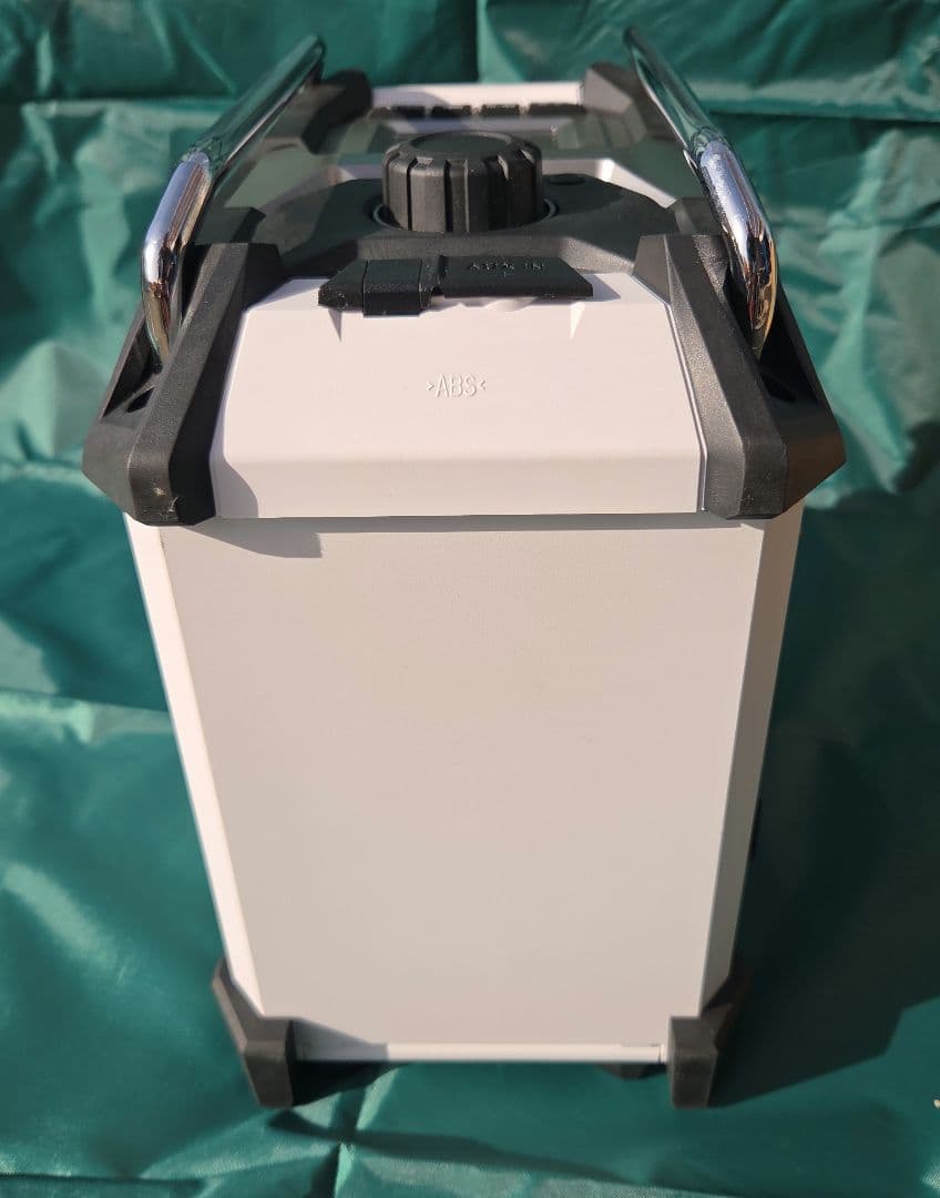 Makita ラジオMR001GZW