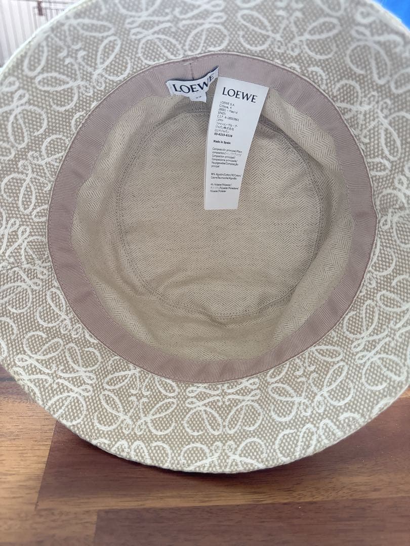 LOEWE バケットハット アイボリー