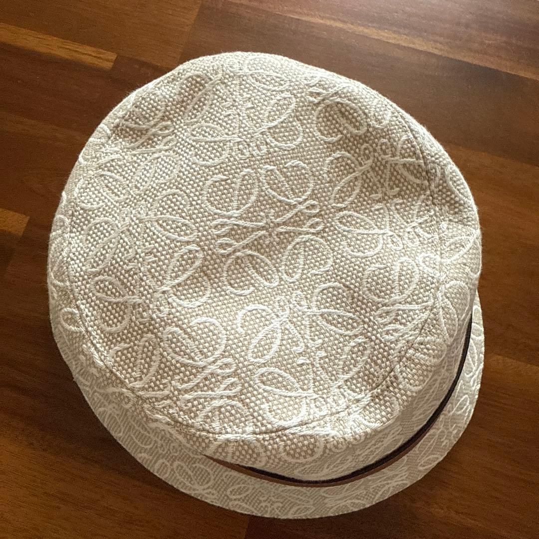 LOEWE バケットハット アイボリー