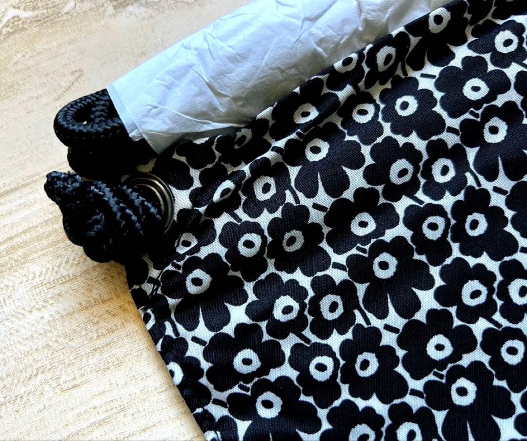 ＝新品未使用＆廃盤品＝人気完売品　マリメッコ　marimekko トラベルポーチ