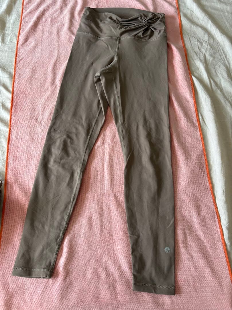 【美品】SUKALA 上下セット　Sサイズ