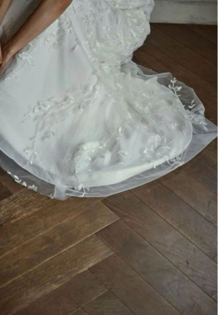 ドレスプロダクション　リーフ刺繍　Vネック　スレンダードレス　W275