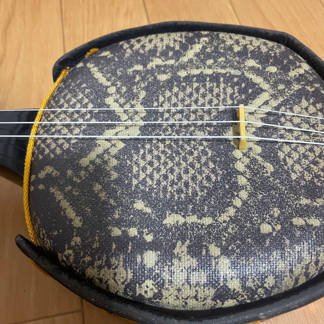 沖縄三線　ハードケース付き 沖縄　三線　民謡　弦楽器