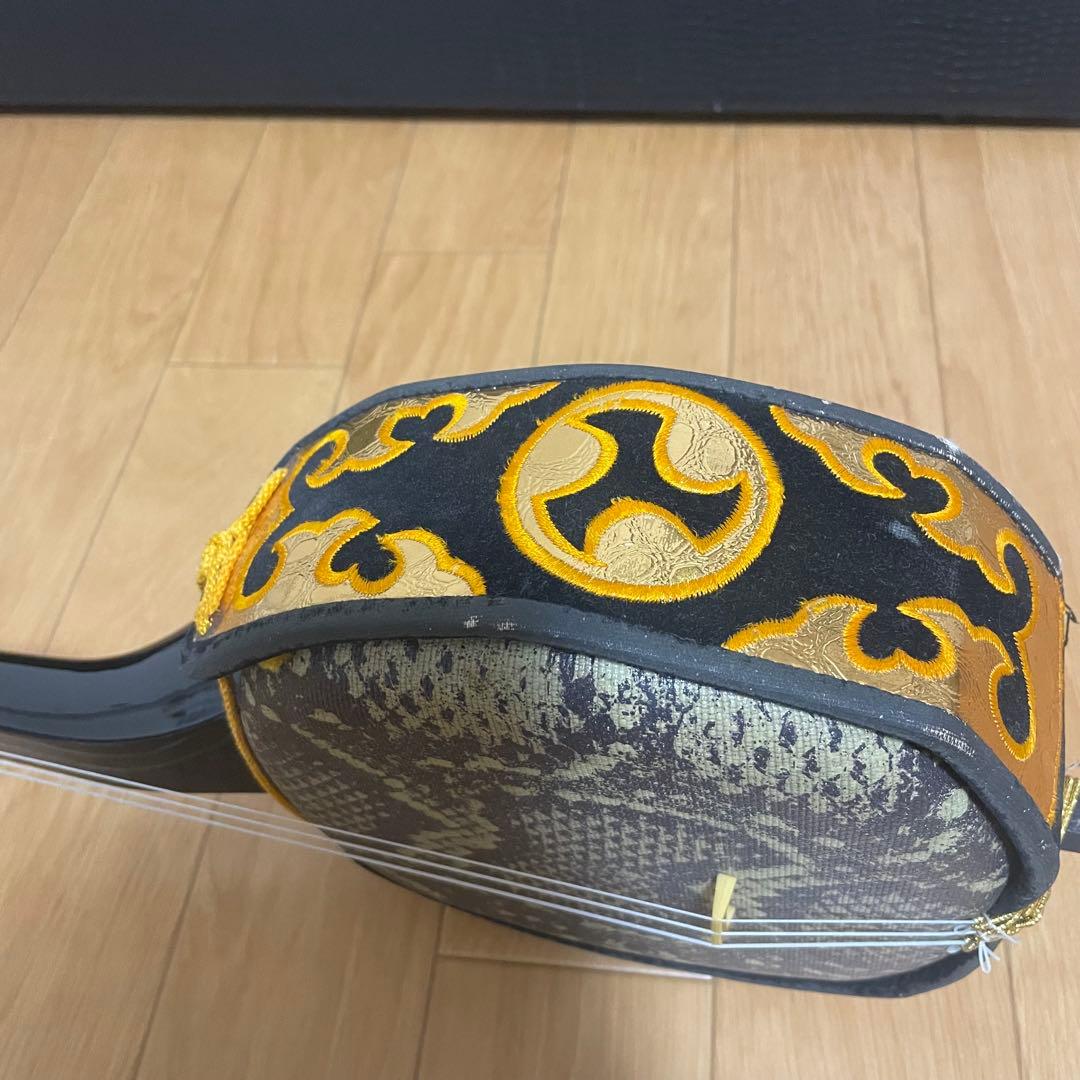 沖縄三線　ハードケース付き 沖縄　三線　民謡　弦楽器