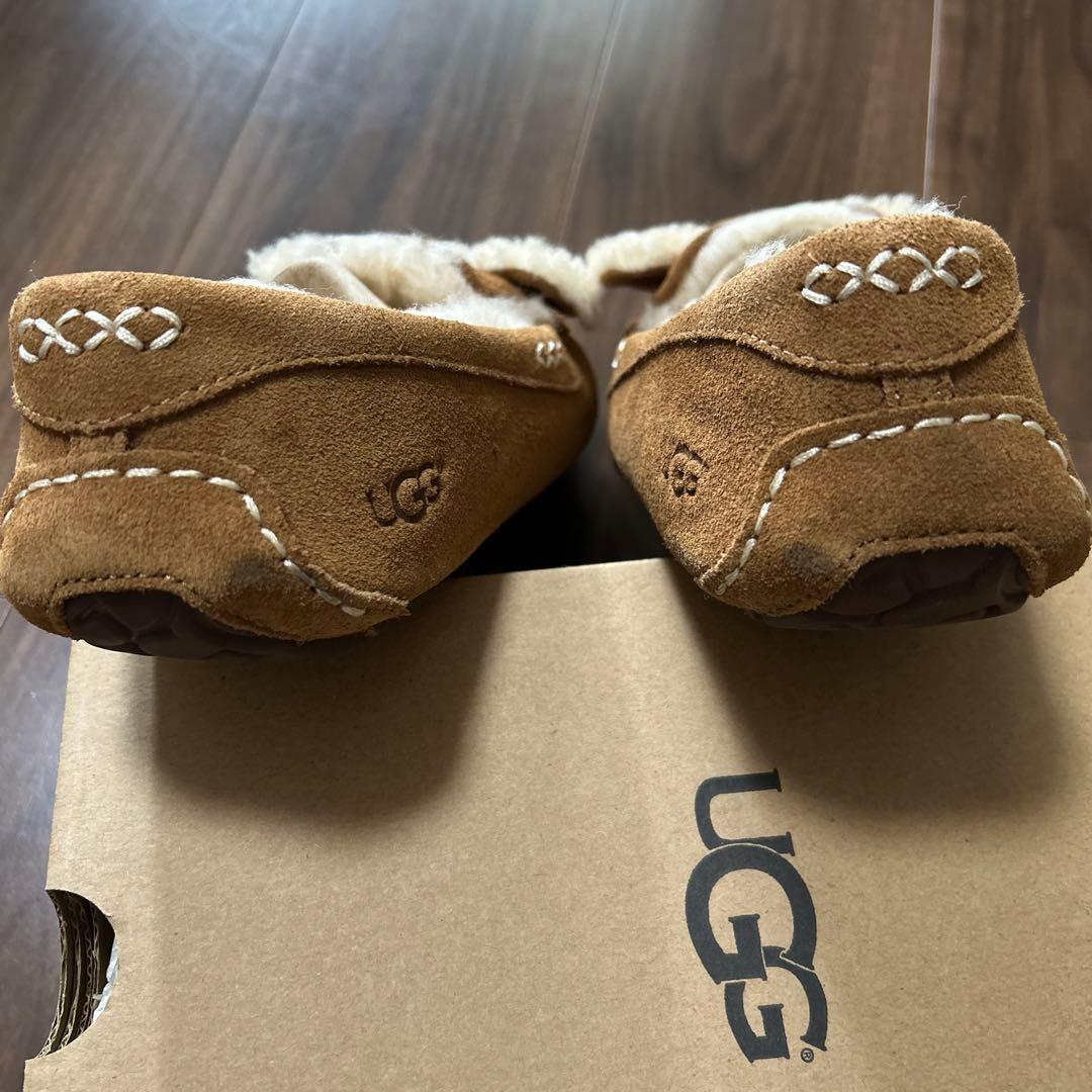 あーちゃん！UGG アグ　モカシン