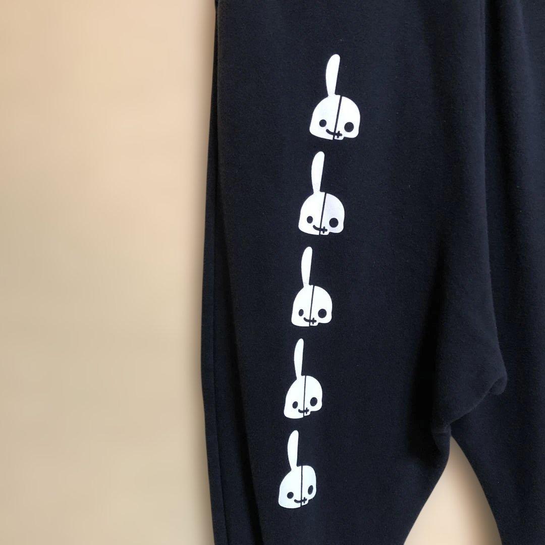 CUNE 裏毛サルエルパンツ　ウサギがいる　黒