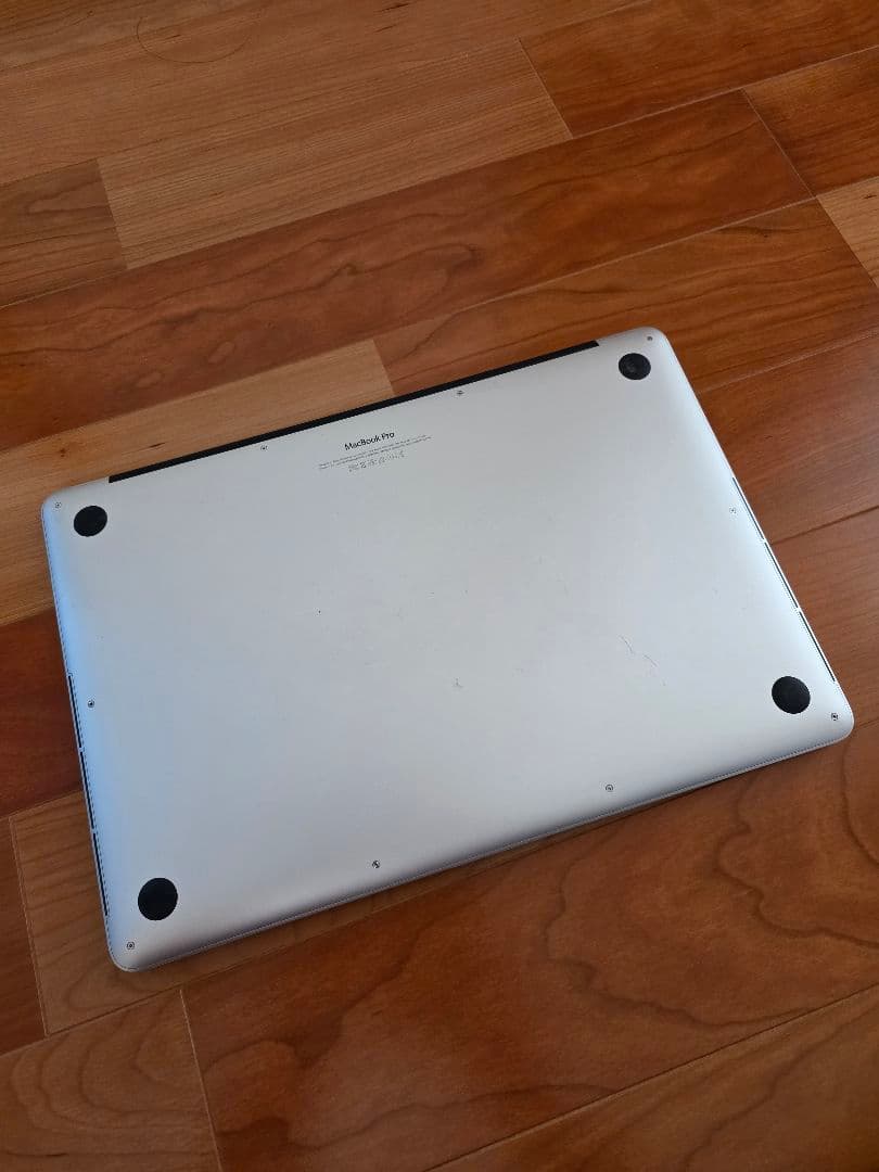 S*i様 MacBook Pro 15インチ シルバー