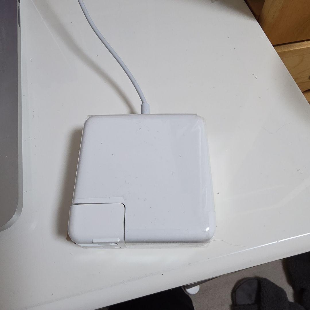 S*i様 MacBook Pro 15インチ シルバー