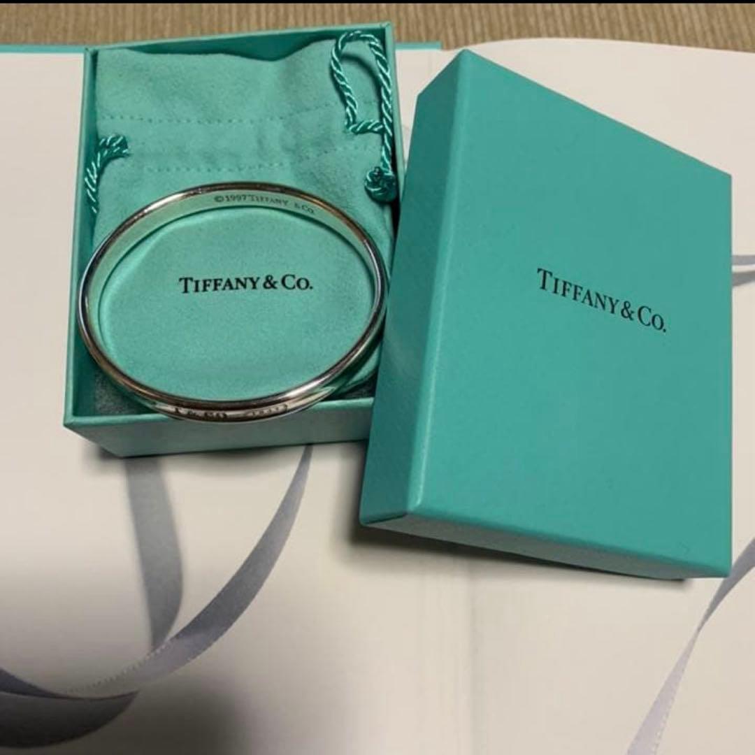 Tiffany バングル