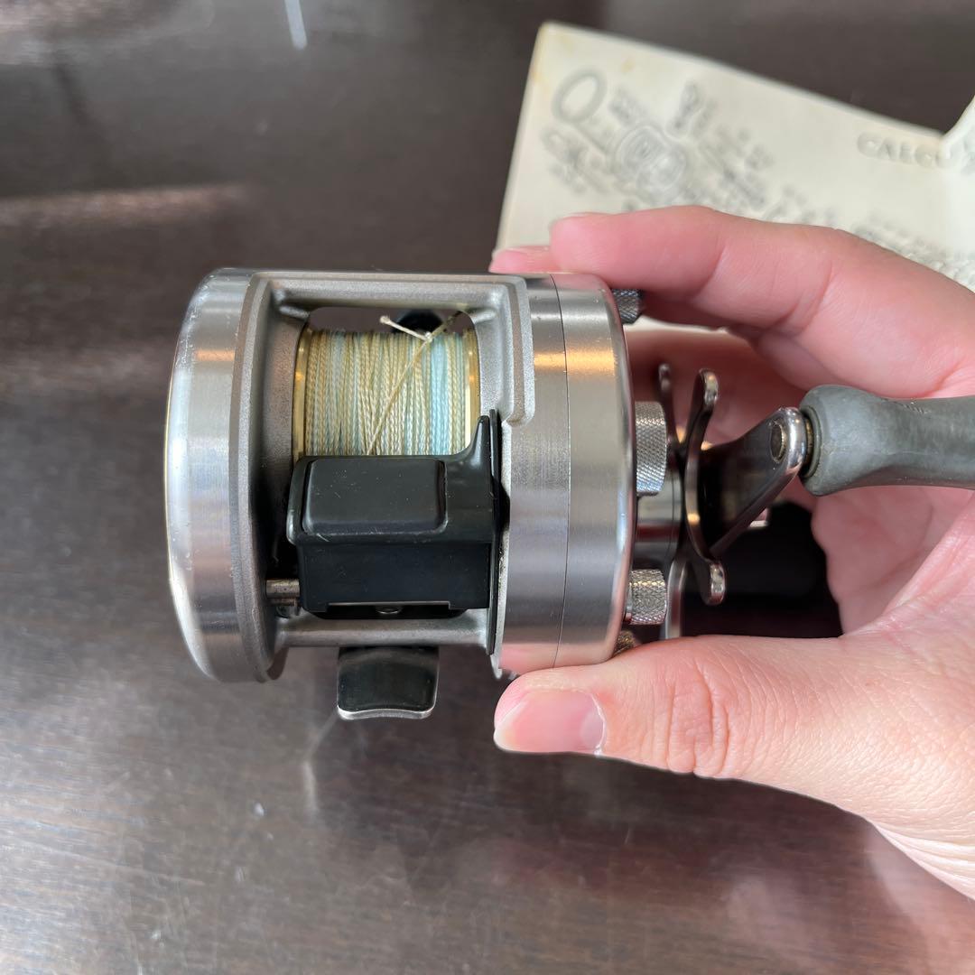 H*.様 【箱付・説明書／美品】シマノ カルカッタ200 SVS A-RB シル