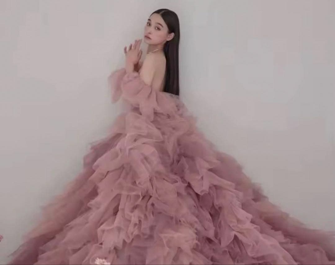 【新品未使用】ウェディンドレス　ピンク　チュールドレス フリルデザイン