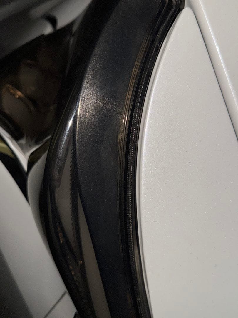 白*る様 50プリウス ヴァレンティ テールランプ