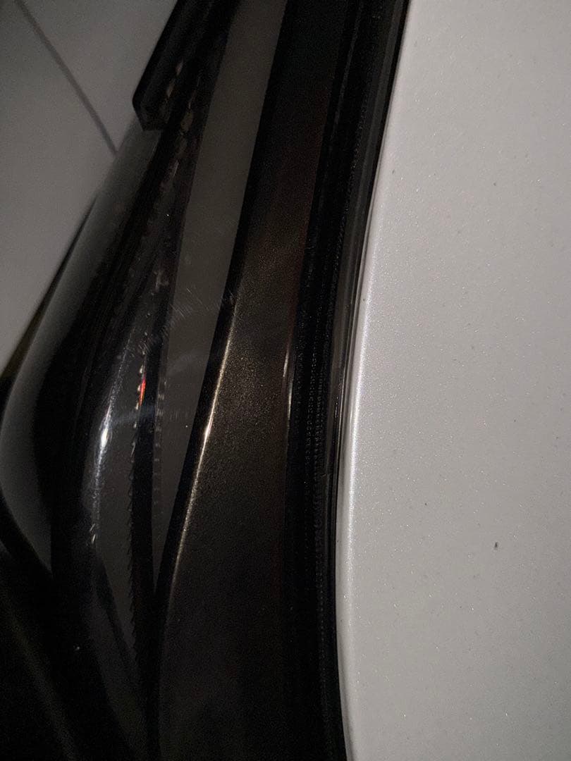 白*る様 50プリウス ヴァレンティ テールランプ