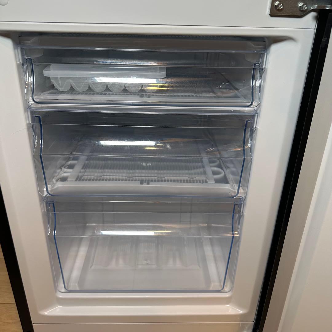 Hisense ハイセンス 冷蔵庫　HR-D1701B