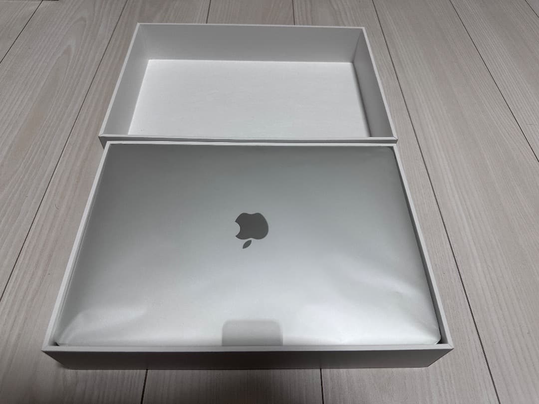 MacBook Air 13インチ M1（8GB / 256GB）箱付属品完備