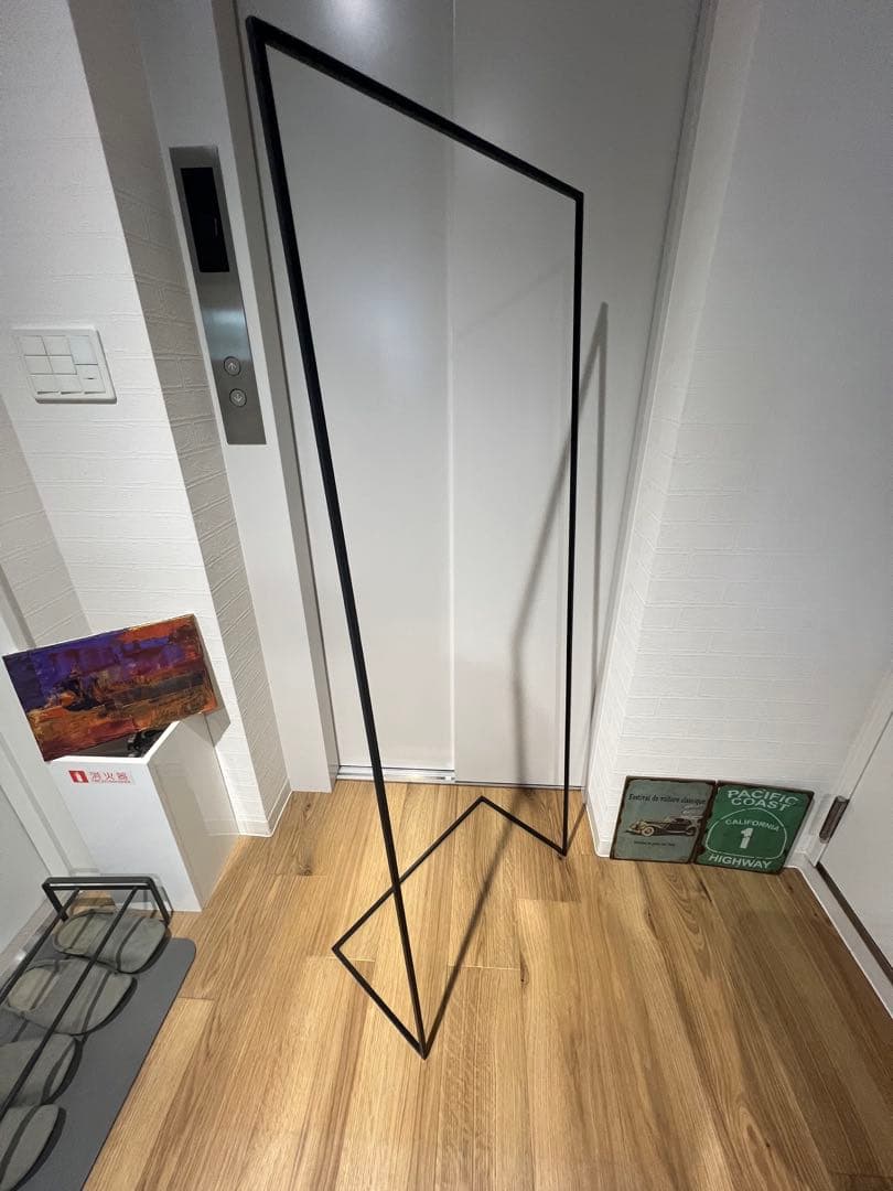 KANADEMONO カナデモノ社製　ミニマル アート ハンガーラック