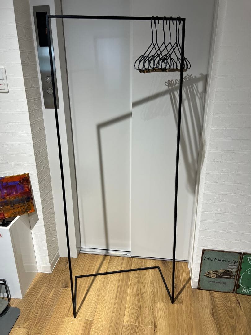 KANADEMONO カナデモノ社製　ミニマル アート ハンガーラック