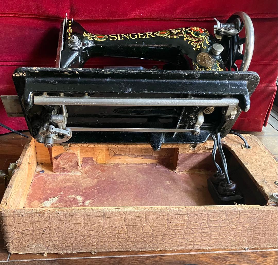 SINGER 古い電動ミシン