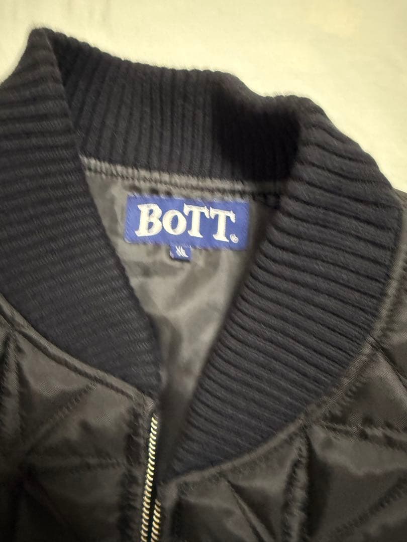 【即完売品】Bott ブラック キルティングベスト