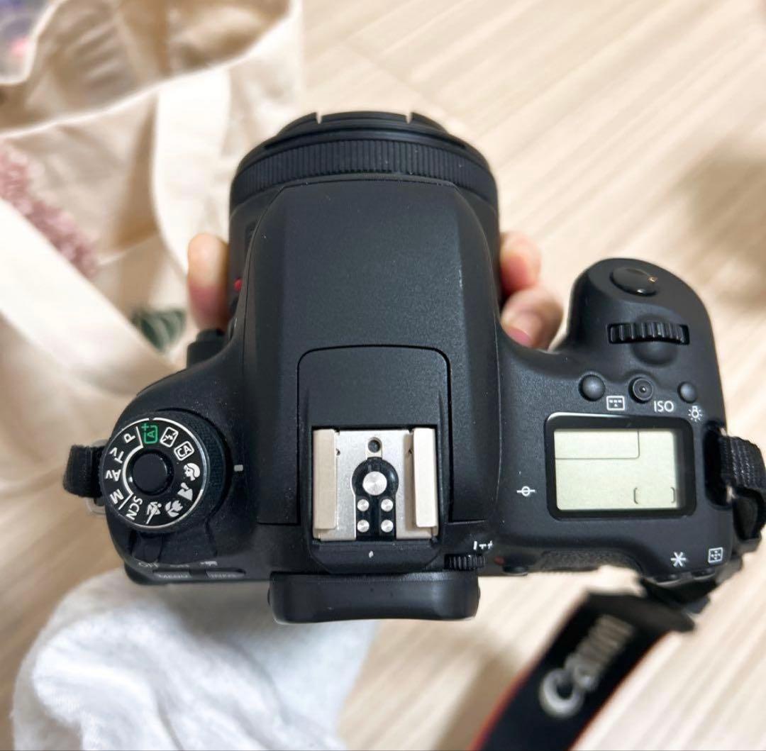 Canon EOS 8000D デジタル一眼レフカメラ 単焦点レンズ有り