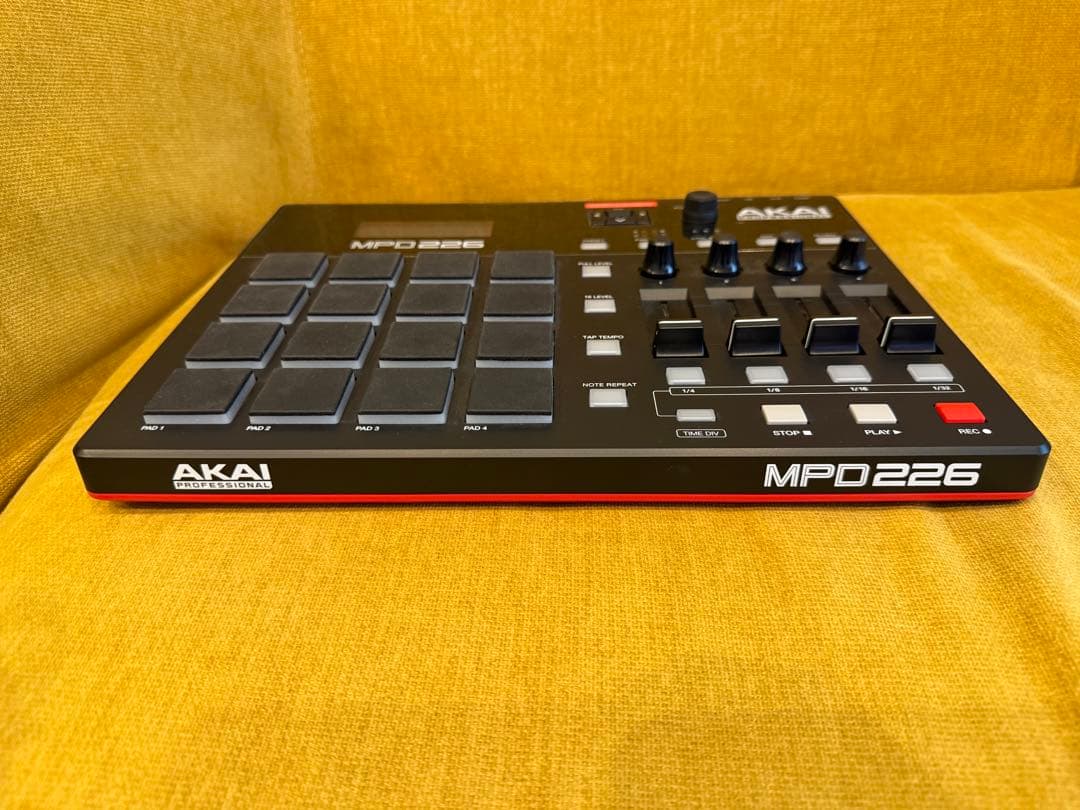 AKAI MPD226 MIDIコントローラー mpc