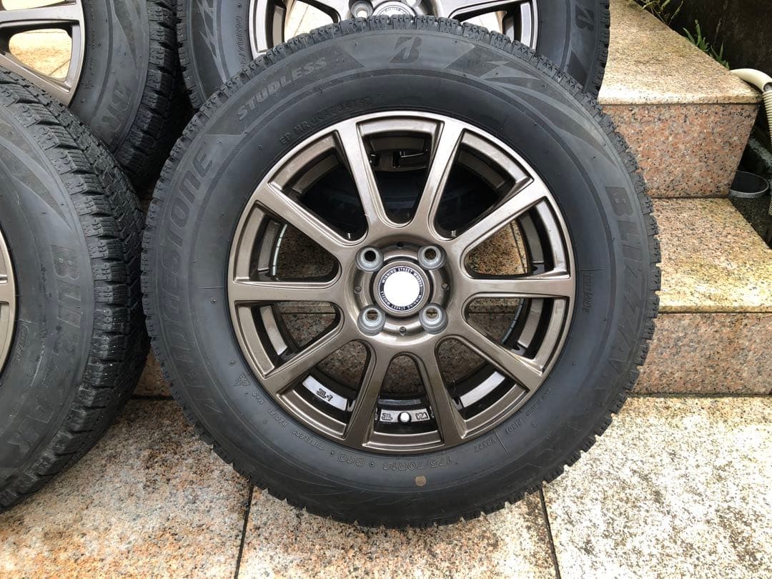 ブリヂストン　ブリザック　VRX2 175 / 70 / 14