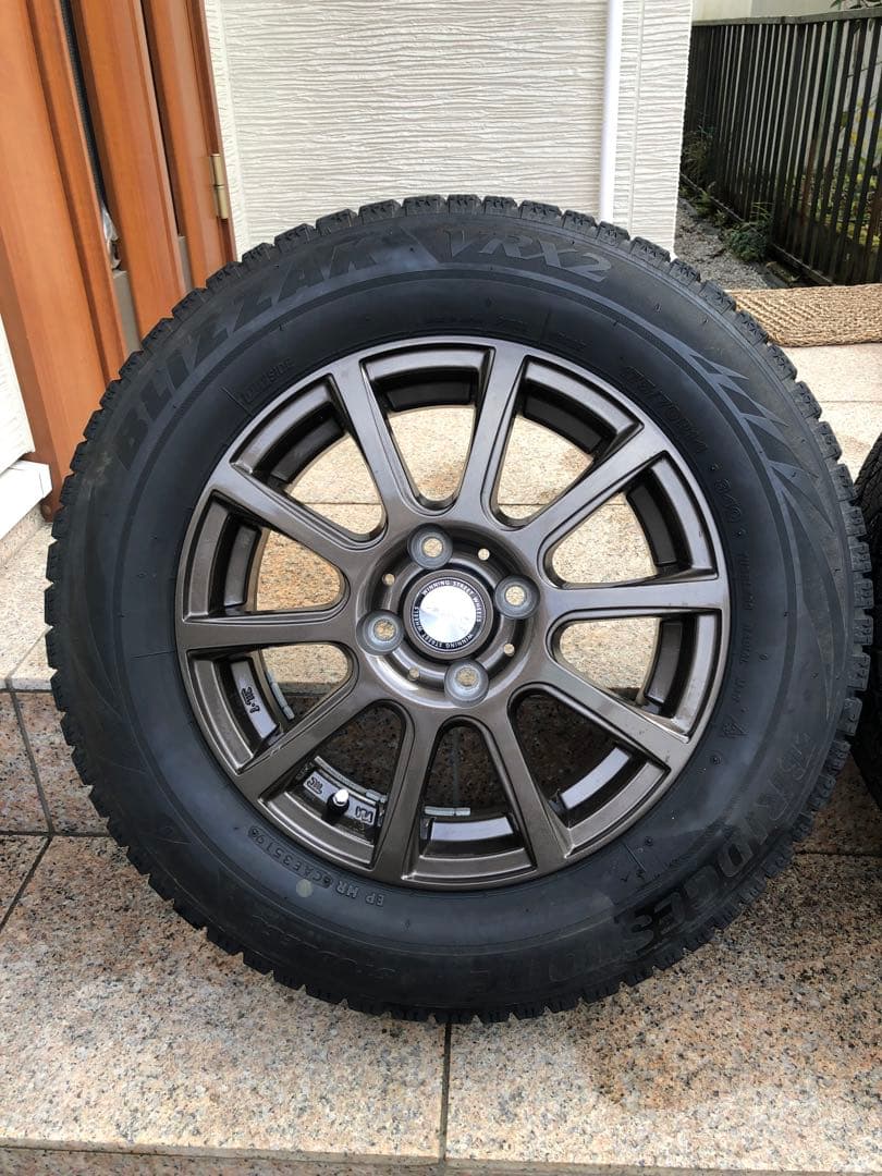 ブリヂストン　ブリザック　VRX2 175 / 70 / 14