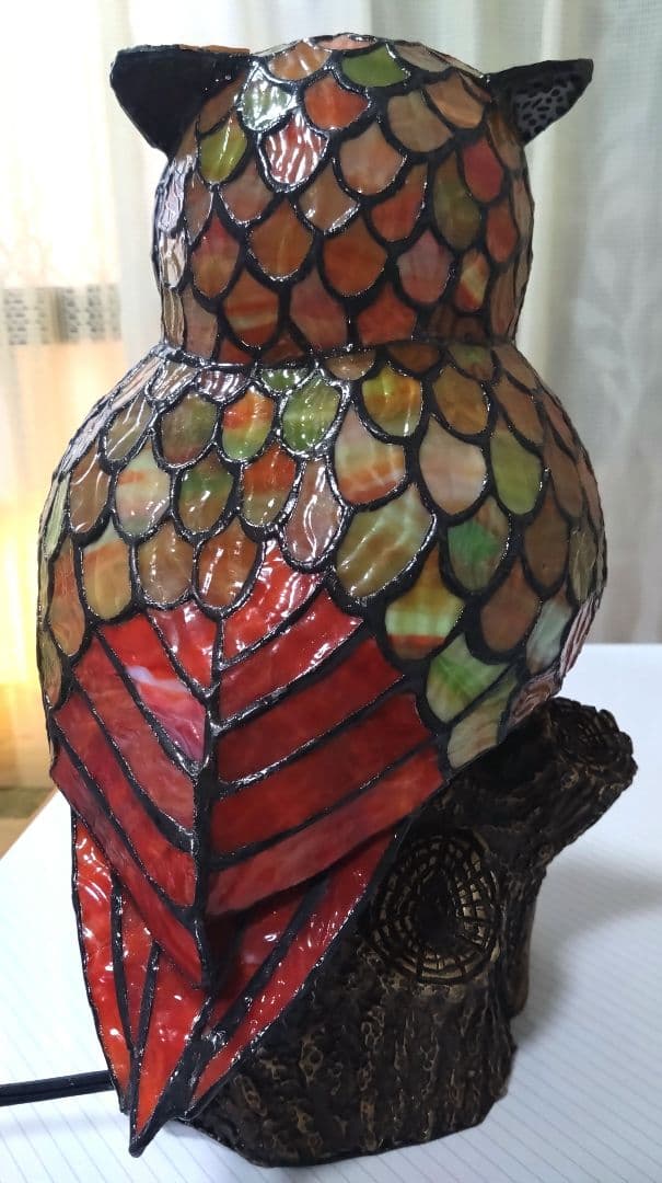 フクロウ型ステンドグラスランプ