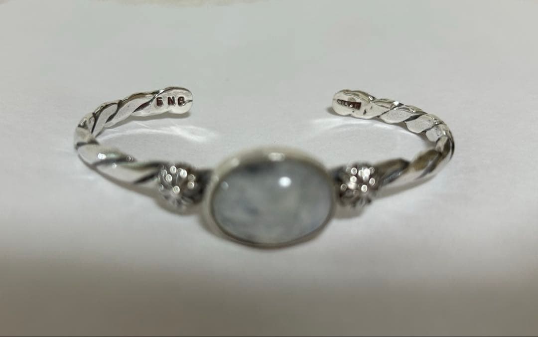 エリッカニコラスビゲイ　バングル　ムーンストーン