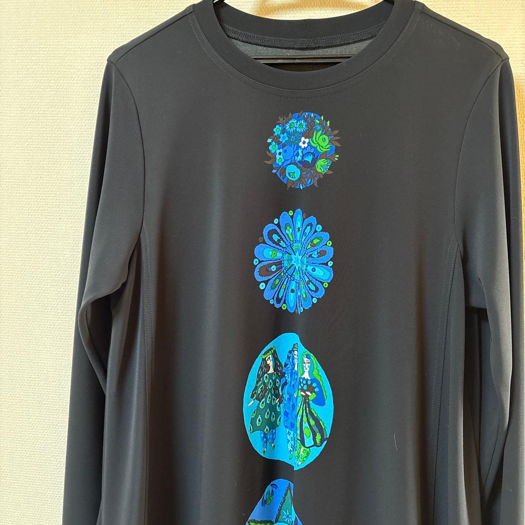 【未使用に近い】✨トクコプルミエヴォル✨黒地鮮やかなブルー系プリントチュニック❣️